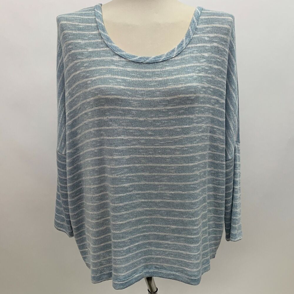 It's Our Time Women's Top X-Large‎ Blue White Striped Buttons on Back
